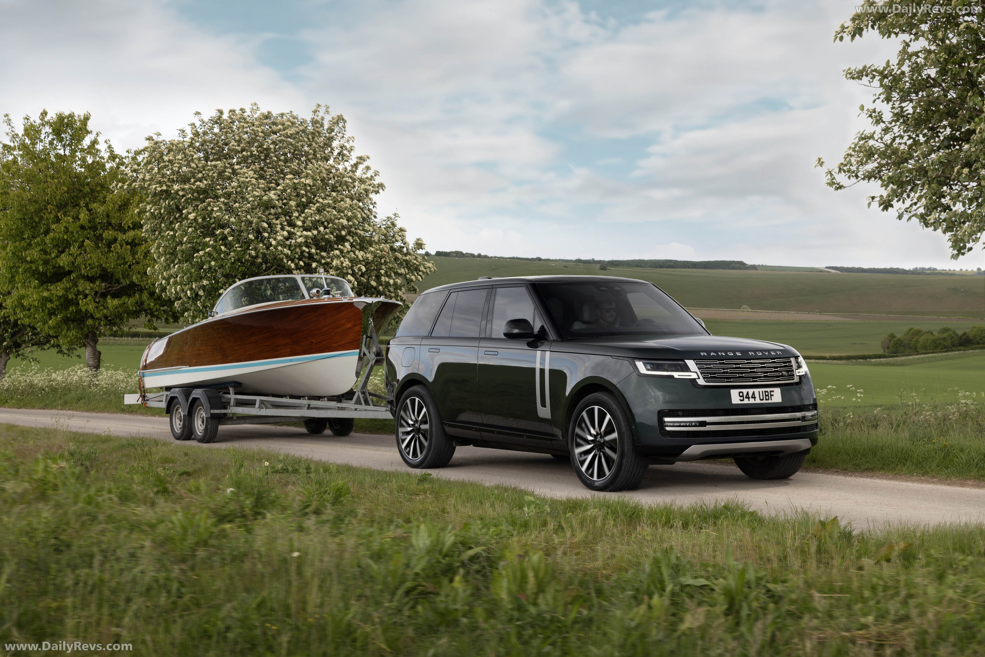 2027 Land Rover Range Rover Electric Front View